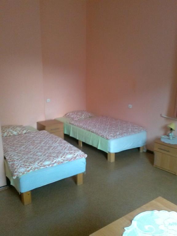 Pod Zielonym Kogutem Hostel Duszniki Zdroj Bilik gambar