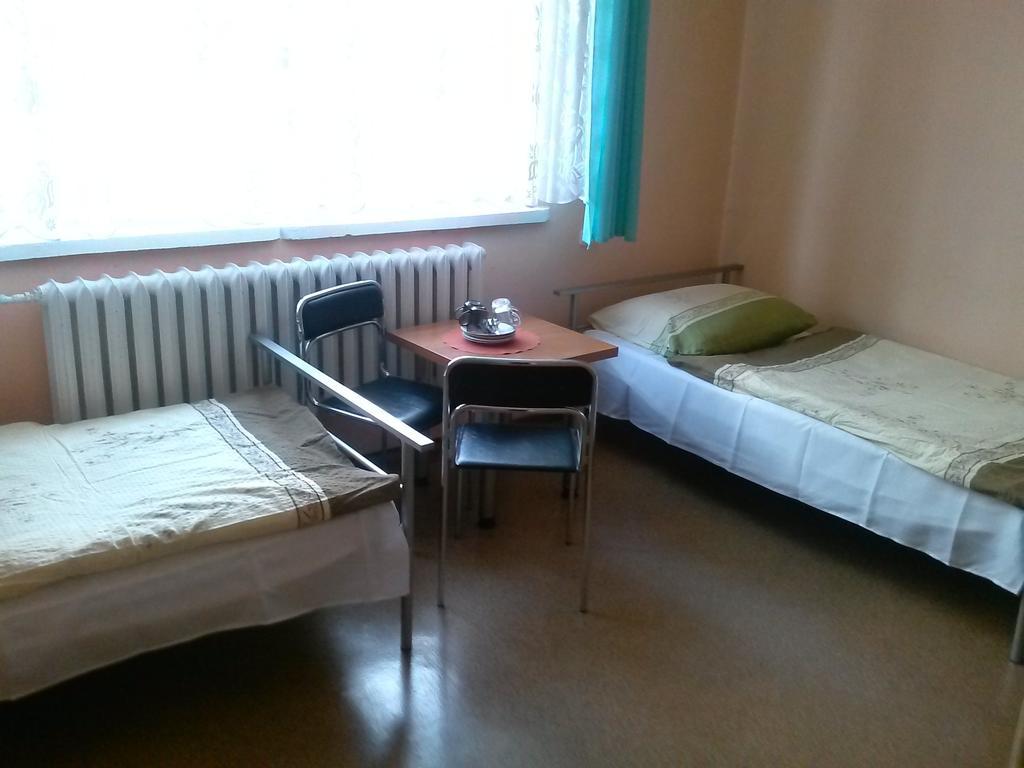 Pod Zielonym Kogutem Hostel Duszniki Zdroj Bilik gambar