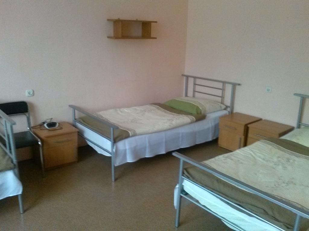 Pod Zielonym Kogutem Hostel Duszniki Zdroj Bilik gambar
