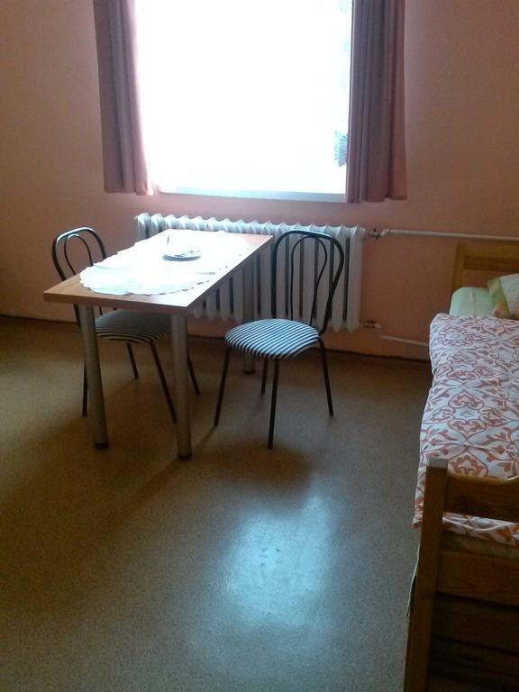 Pod Zielonym Kogutem Hostel Duszniki Zdroj Bilik gambar